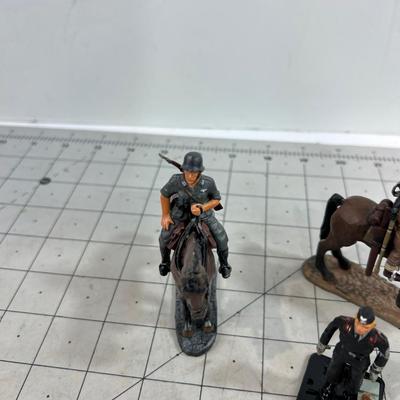 LEED Soldiers 1/35th Scale German & British 