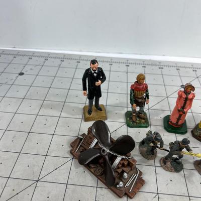 Historical Figurines Leed and Plastic 