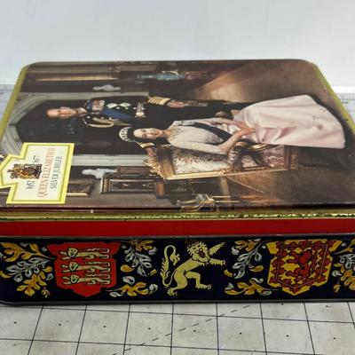 Queen Elizabeth Silver Jubilee 1977 Tin 