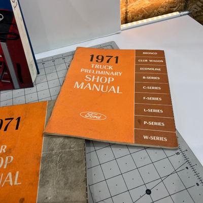 AUTOMOTIVE VINTAGE BOOKS; Mechanic, Shop Manuals and Repair Guides. 