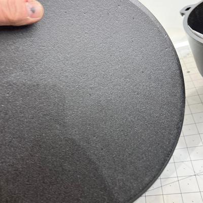 NEW LODGE CAST IRON OVEN Wow! 