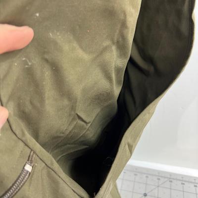 FISHING VEST with some tackle - Olive 