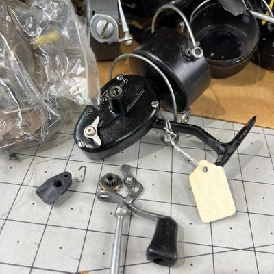 Lot Of Open Faced Reels - Parts or Repairs - Old Vintage 