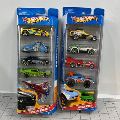 2 Packages of NEW HOT Wheels Police Pursuit and Attack Pack 