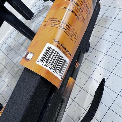 Muddy Stager Steps for Climbing the tree 