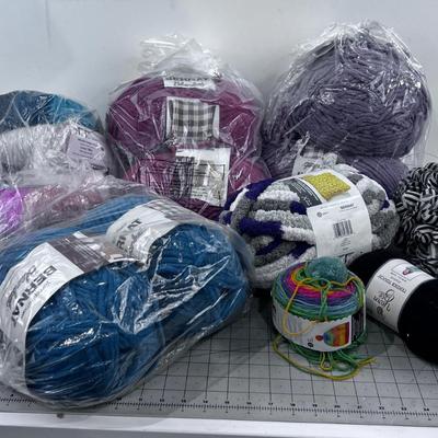 Lots of "Big" Yarn. Many Colors 