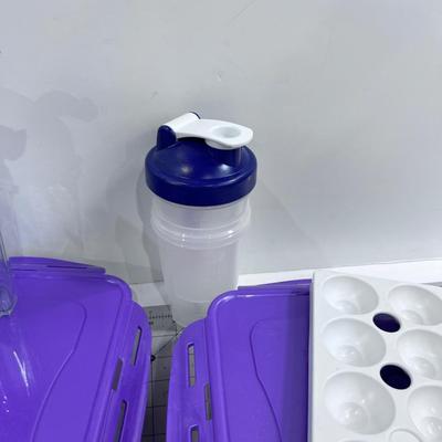 Tupperware Like Food Storage 