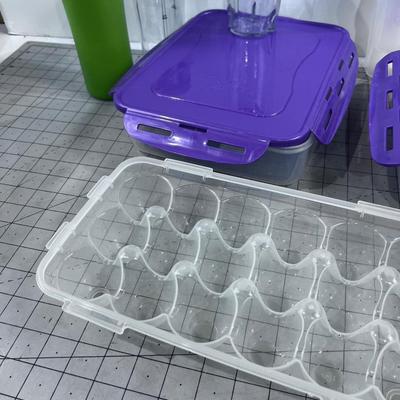 Tupperware Like Food Storage 