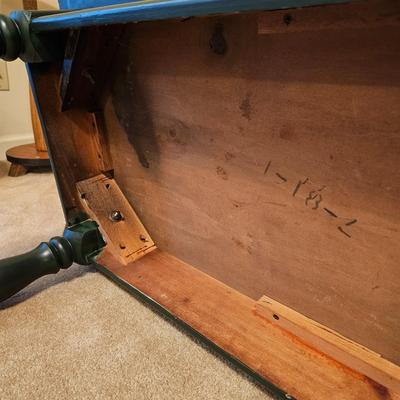 Green/Tan Coffee Table (BD-JS)