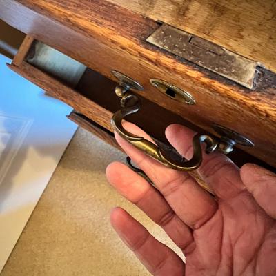 Unique Oak Folding/Expandable Desk/Nightstand (UB1-RG)