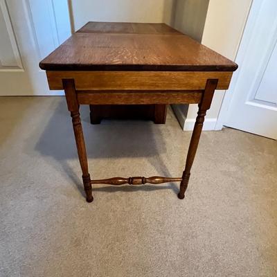 Unique Oak Folding/Expandable Desk/Nightstand (UB1-RG)