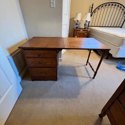 Unique Oak Folding/Expandable Desk/Nightstand (UB1-RG)