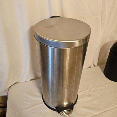 Pair of Trash Receptacle (BD-JS)