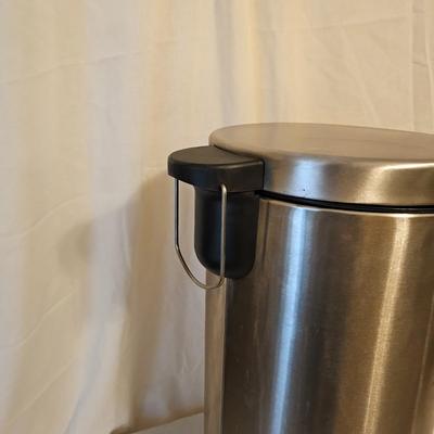 Pair of Trash Receptacle (BD-JS)