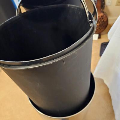 Pair of Trash Receptacle (BD-JS)