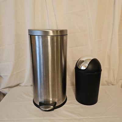 Pair of Trash Receptacle (BD-JS)
