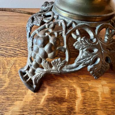 Glass & Brass Victorian Style Lamp (UB1-RG)