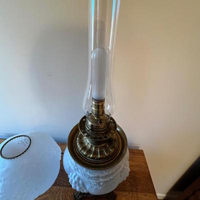 Glass & Brass Victorian Style Lamp (UB1-RG)