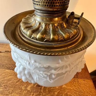 Glass & Brass Victorian Style Lamp (UB1-RG)
