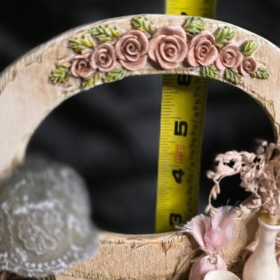Shabby-Chic Rose Vanity Dresser Figurine – Vintage-Style Miniature with Lace, Lamp & Mirror Décor