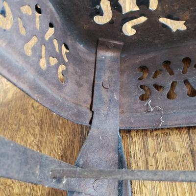 Black Metal Iron Footman (D-BM)