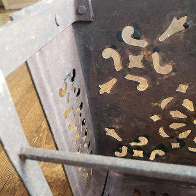 Black Metal Iron Footman (D-BM)