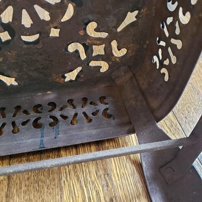 Black Metal Iron Footman (D-BM)