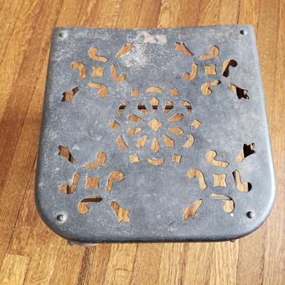 Black Metal Iron Footman (D-BM)