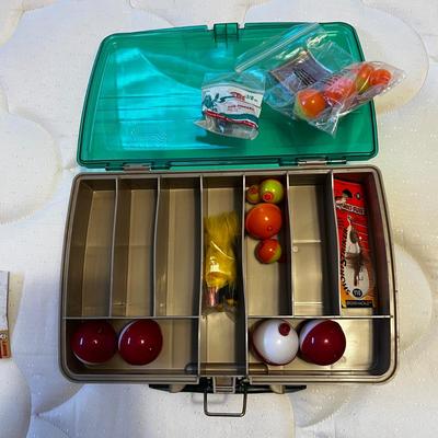 Zebco ‘Genesis’ (New) Fishing Rod Plus Net, Lures & More (IB1-RG)