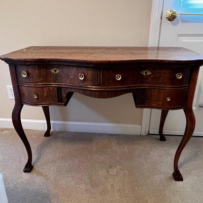 Queen Anne Style Writing Desk (UB1-RG)