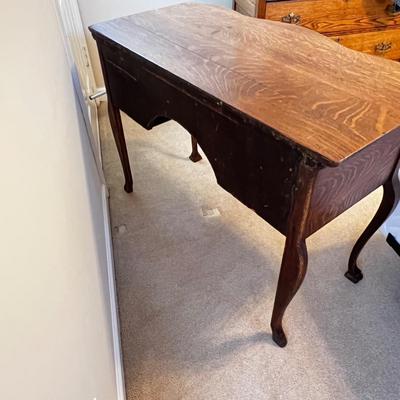 Queen Anne Style Writing Desk (UB1-RG)
