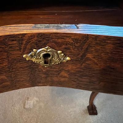 Queen Anne Style Writing Desk (UB1-RG)