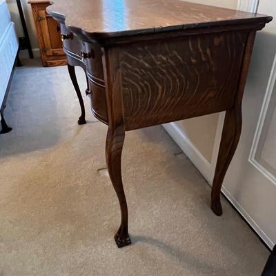 Queen Anne Style Writing Desk (UB1-RG)