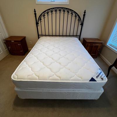 Full Size Metal Headboard With Frame (UB1-RG)