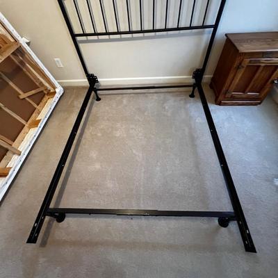 Full Size Metal Headboard With Frame (UB1-RG)