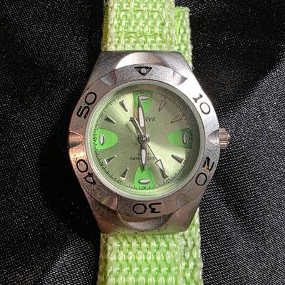 Swerve Lime Green Sport Watch with Rotating-Style Bezel & Nylon Velcro Band – Rugged Youth/Outdoor Wristwatch
