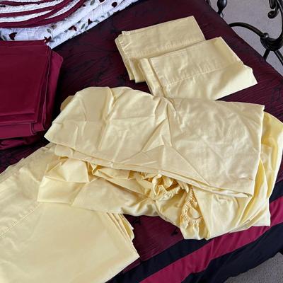 Full Sized Bedding - Cuddl Duds Duvet, Biltmore Sheet Sets & More (UB2-RG)