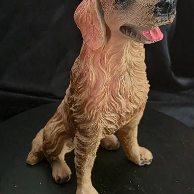 Vintage Golden Retriever Figurine – Smiling Resin Dog Statue with Lifelike Detail