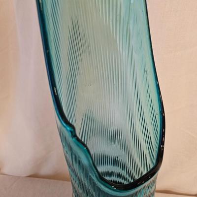 L. E. Smith-Style Nubby Swung Glass Vase (BD)