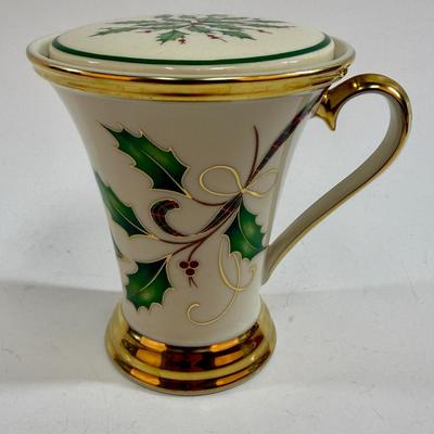 Sale Photo Thumbnail #61: Very good condition, approx. 5" all.