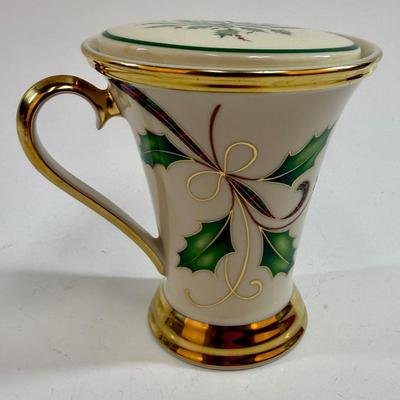 Sale Photo Thumbnail #63: Very good condition, approx. 5" all.