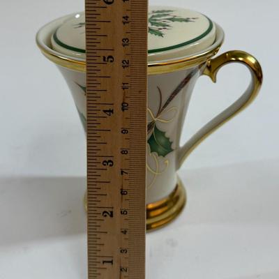 Sale Photo Thumbnail #58: Very good condition, approx. 5" all.