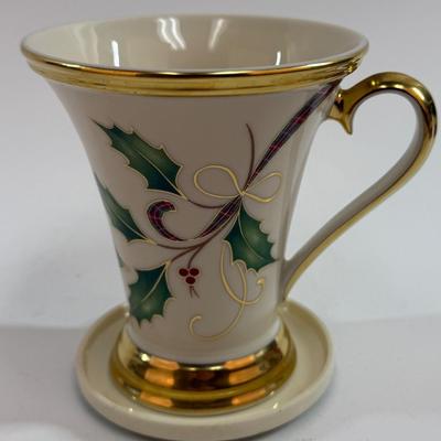 Sale Photo Thumbnail #60: Very good condition, approx. 5" all.