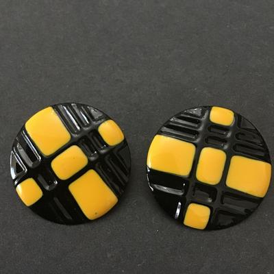 Vintage Black and yellow enamel circular statement clip on earrings