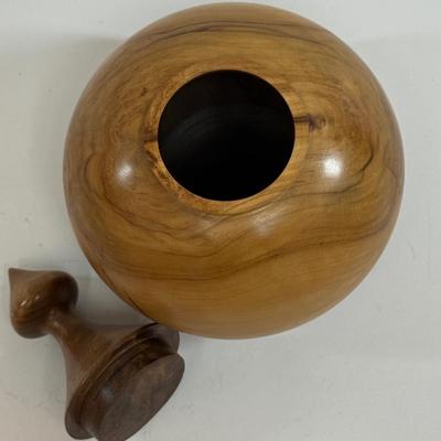 Sale Photo Thumbnail #113: In very good condition.