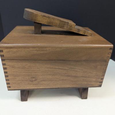 KIWI Hand Crafted Shoe Valet