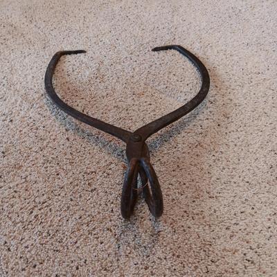 LARGE CAST IRON ICE BLOCK TONGS