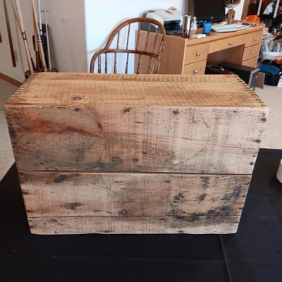 DU PONT EXPLOSIVES WOODEN CRATE