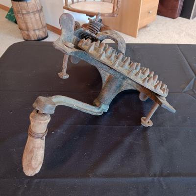 "NEVER FAIL" CORN SHELLER BY ROOT-HEATH