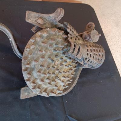 "NEVER FAIL" CORN SHELLER BY ROOT-HEATH